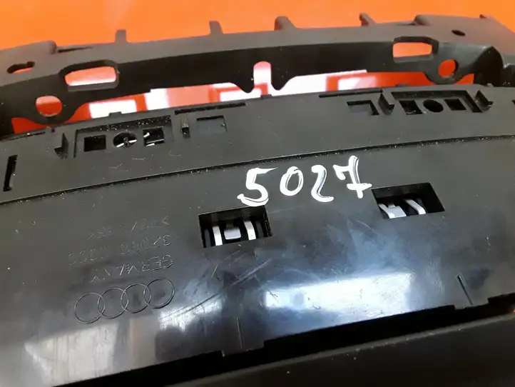 Audi A8 S8 D4 4H (2010 - 2014) 4H0864051B Задняя пепельница — фото 4
