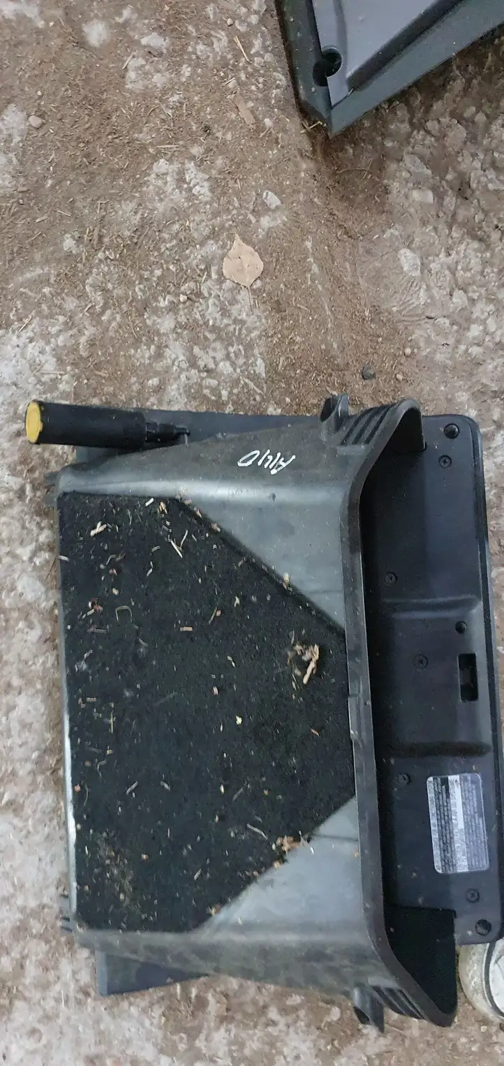 Toyota Corolla Verso E121 (2004 - 2007) Крышка бардачка — фото 3