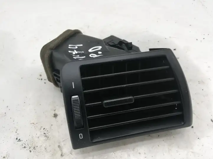 BMW 3 E46 (1998 - 2005) 64228361898 Боковой воздушный дефлектор — фото 1