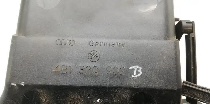 Audi A6 S6 C5 4B (2001 - 2004) 4B1820902 Боковой воздушный дефлектор — фото 3