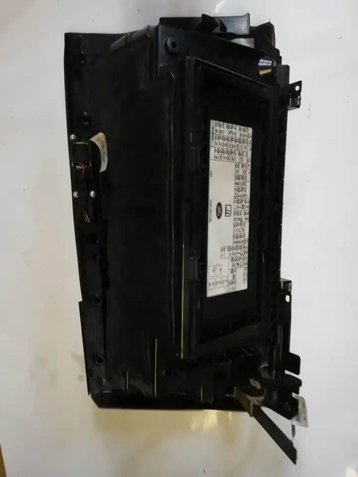 Land Rover Range Rover L322 (2009 - 2012) 9314P0078 Вещевой ящик — фото 2