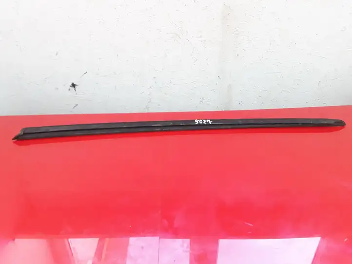 Audi A8 S8 D4 4H (2010 - 2014) 4H0854327 Накладка стоек лобового стекла — фото 4