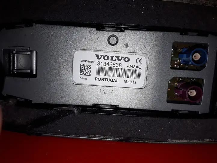 Volvo S60 (2010 - 2013) 31346638 GPS антенна — фото 4