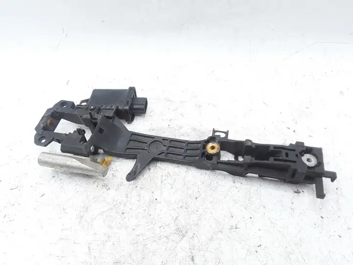 Toyota Yaris (2005 - 2009) 8999130050 Крепление наружной ручки передней двери — фото 3