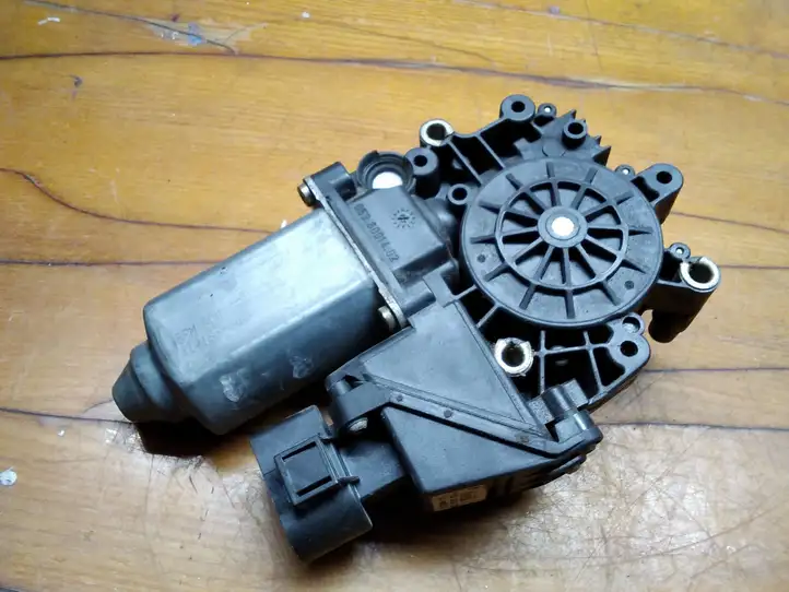 Audi A4 S4 B6 8E 8H (2000 - 2006) 0536001402 Стеклоподъемник задней двери — фото 1