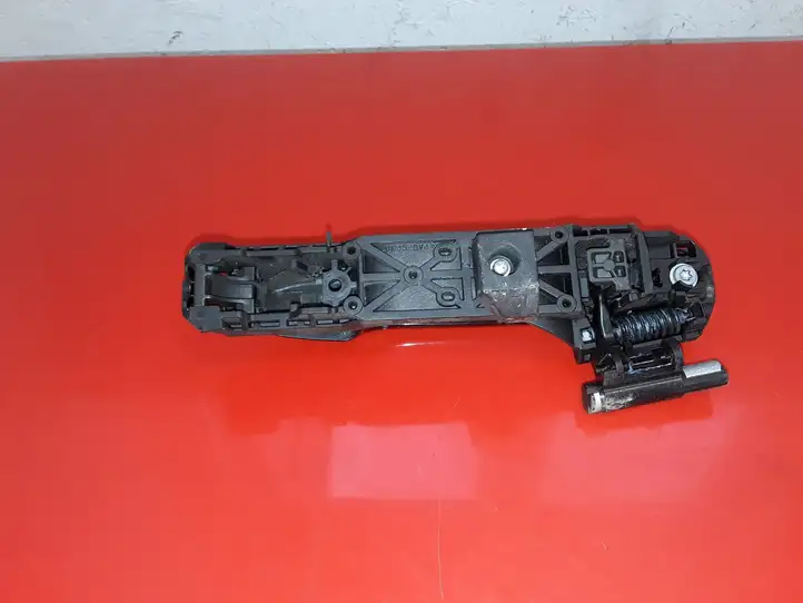 Toyota Verso (2009 - 2012) Наружная ручка задней двери — фото 2