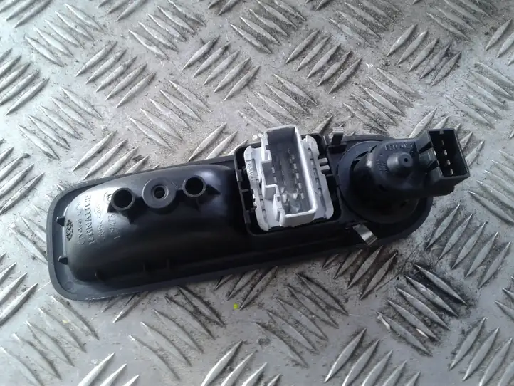 Renault Twingo II (2007 - 2014) 8200356515 Кнопка стеклоподъемников — фото 2