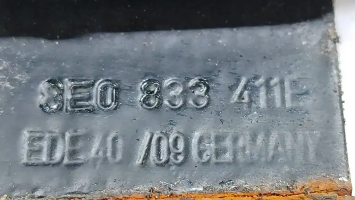Audi A6 S6 C6 4F (2008 - 2011) 8E0833411E Нижняя петля задней двери — фото 3