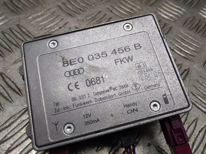 Audi A4 S4 B7 8E 8H (2004 - 2009) 8E0035456B Усилитель антенны — фото 2