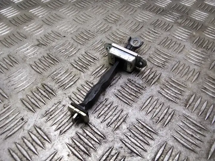 Nissan Qashqai (2010 - 2013) Ограничитель задней двери — фото 2