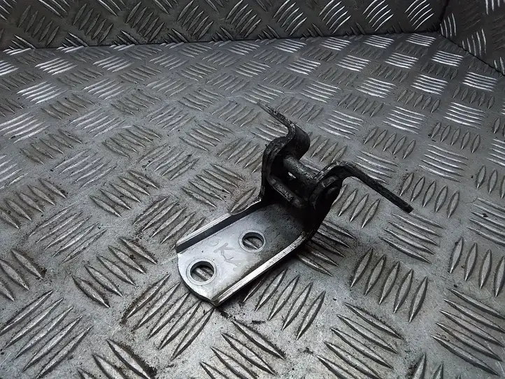 Toyota Prius (XW20) (2003 - 2009) Нижняя петля задней двери — фото 3