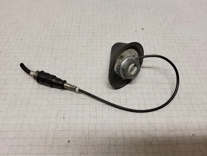 Volkswagen Bora (1998 - 2005) Радиоантенна — фото 2