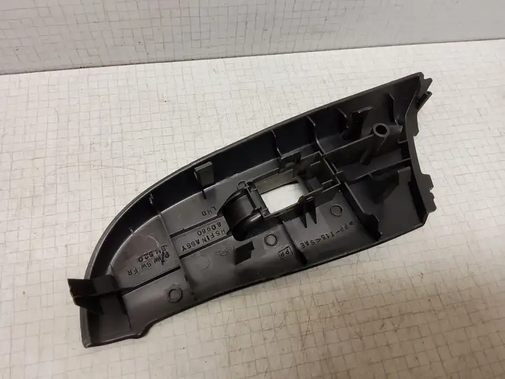 Nissan Almera N16 (2000 - 2010) 80960BM520 Накладка кнопки стеклоподъемника — фото 2