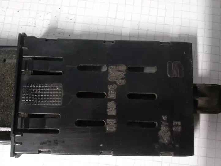 Seat Ibiza II (6k) (1999 - 2002) 6K0941561ND Вещевой ящик — фото 4