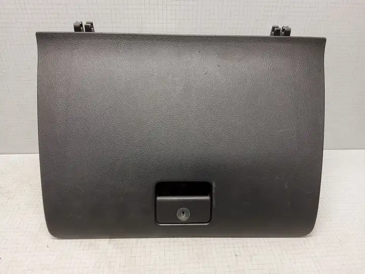 Toyota Corolla Verso E121 (2004 - 2007) 555510F010 Крышка бардачка — фото 1