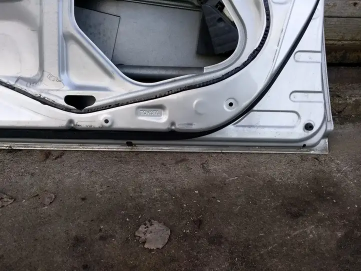 Toyota Avensis T250 (2003 - 2006) Дверь — фото 6