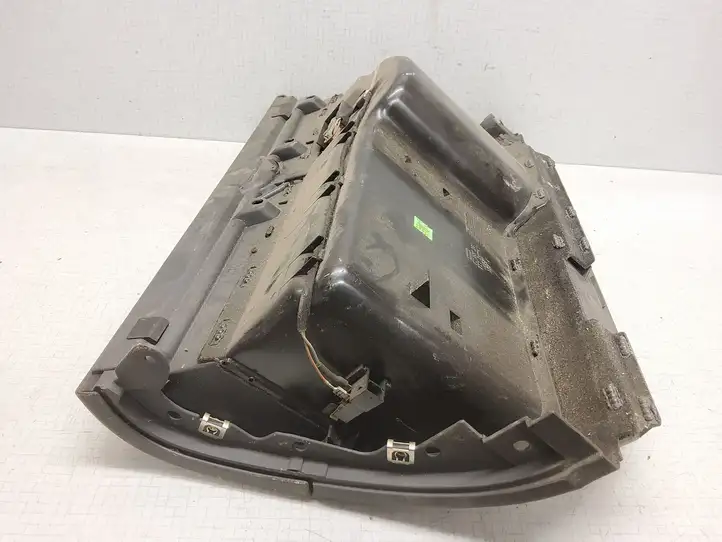 Audi A3/S3 8L (1996 - 2000) 8L1857095 Бардачок в сборе — фото 3