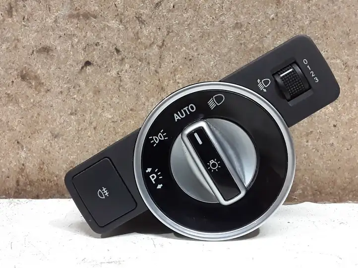 Mercedes-Benz C W204 (2007 - 2014) A2049053103 Включатель фонарей — фото 1