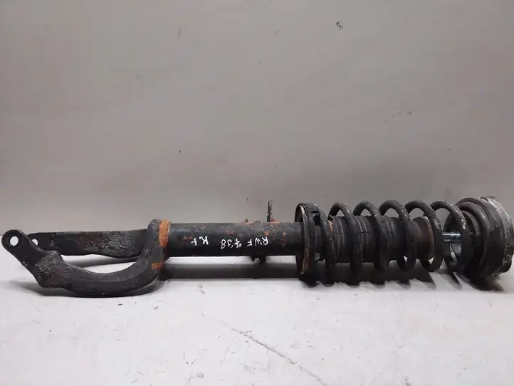 BMW 5 F10 F11 (2009 - 2016) Передняя стойка амортизатора — фото 1