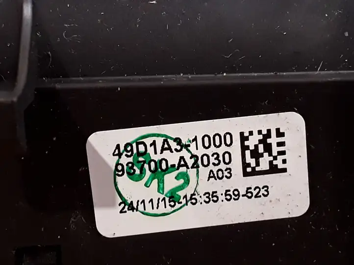 Kia Ceed (2015 - 2018) 93700A2030 Включатель обогрева — фото 3