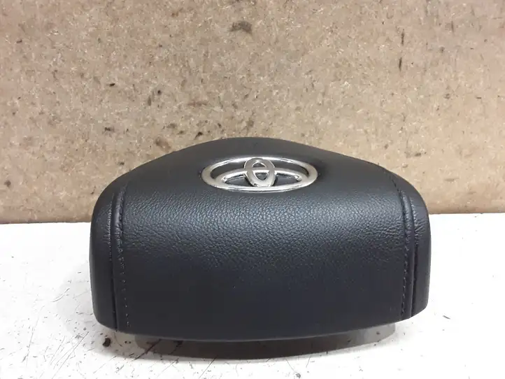 Toyota Avensis T270 (2015 - 2018) 0589P1000183 Подушка безопасности руля — фото 3
