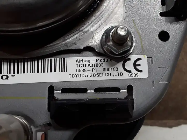 Toyota Avensis T270 (2015 - 2018) 0589P1000183 Подушка безопасности руля — фото 5