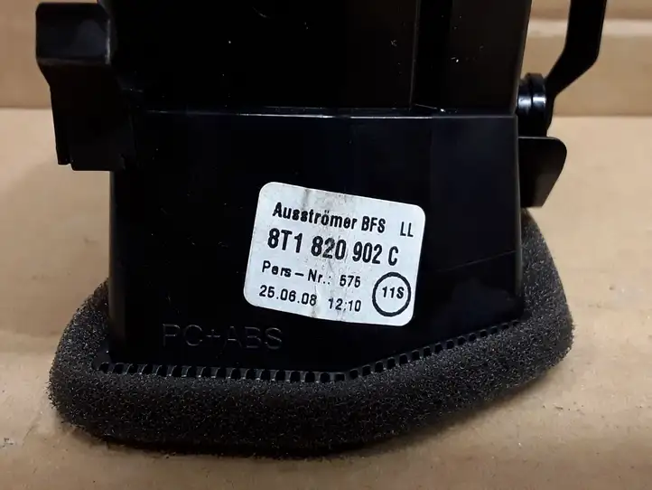 Audi A4 S4 B8 8K (2007 - 2011) 8T1820902C Боковой воздушный дефлектор — фото 3