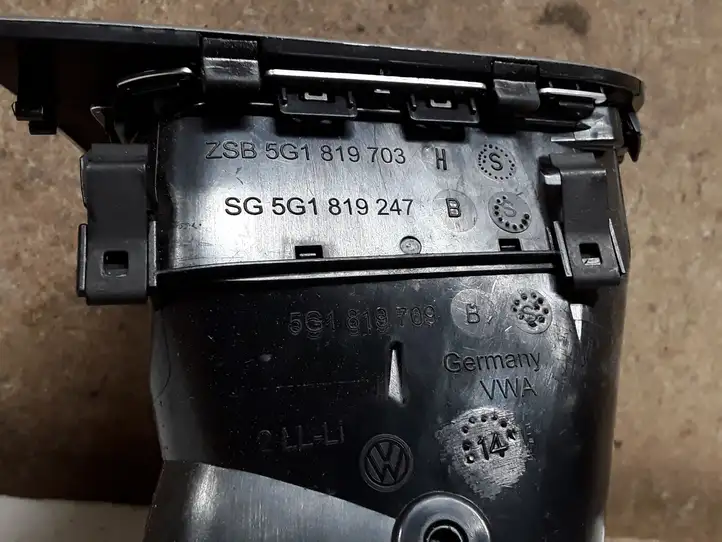 Volkswagen Golf VII (2013 - 2019) 5G1819703H Боковой воздушный дефлектор — фото 3
