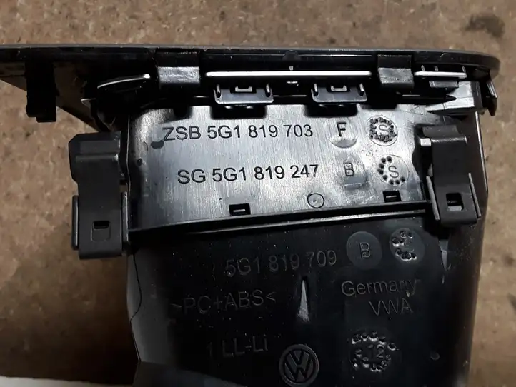 Volkswagen Golf VII (2013 - 2019) 5G1819703F Боковой воздушный дефлектор — фото 4