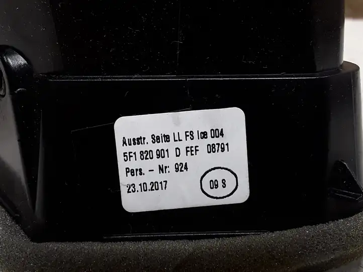 Seat Leon (5F) (2012 - 2019) 5F1820901D Боковой воздушный дефлектор — фото 3