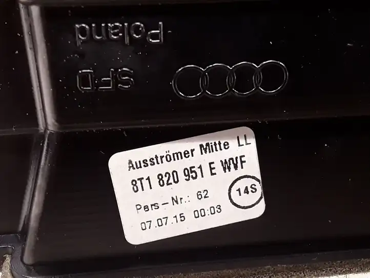 Audi A4 S4 B8 8K (2011 - 2015) 8T1820951E Центральный воздушный дефлектор — фото 3