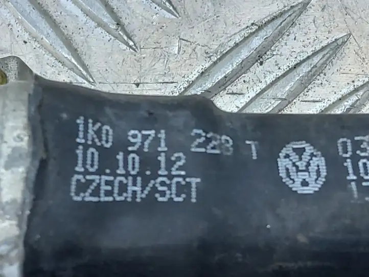 Skoda Superb B6 (3T) (2008 - 2015) 1K0971228T Плюсовой провод аккумулятора — фото 3