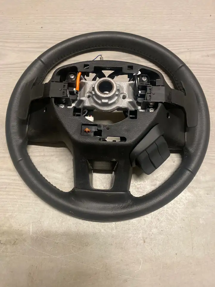 Subaru Legacy (2015 - 2017) BF4T1 Руль — фото 8