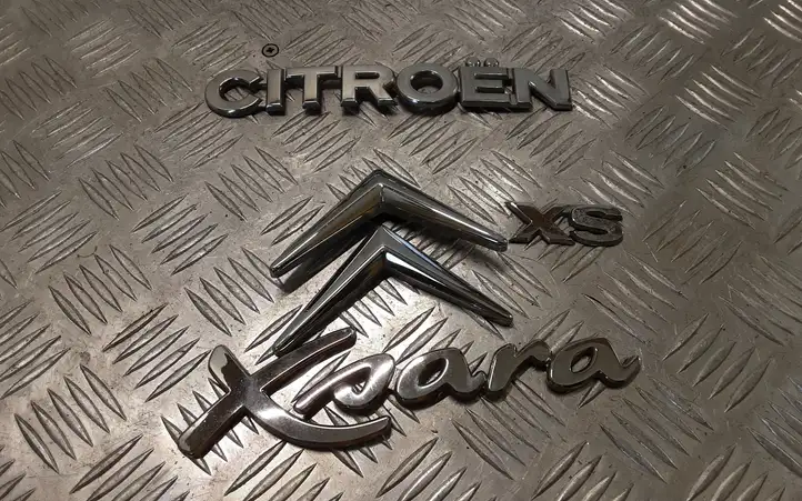 Citroen Xsara (1997 - 2006) Эмблема модели — фото 2