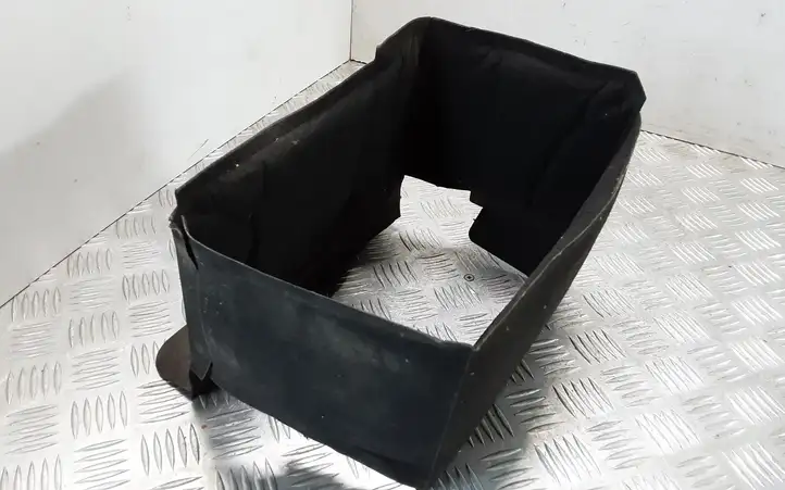 Seat Leon (1P) (2005 - 2012) 5P0915411B Крышка ящика аккумулятора — фото 3