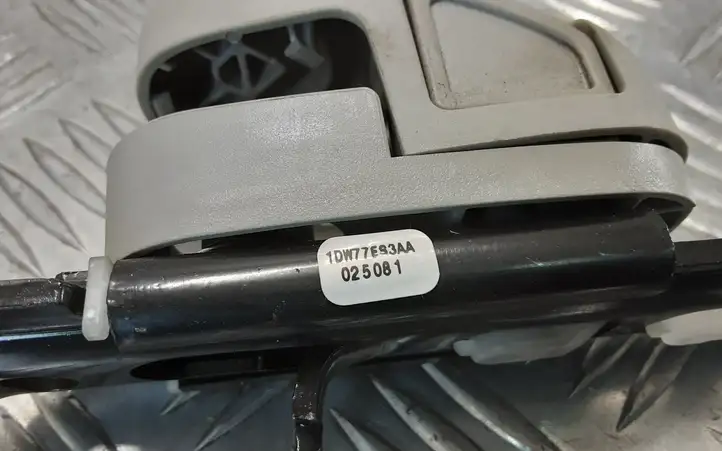 Chrysler Grand Voyager V (2007 - 2010) 1DW77ES3AA Прочие детали салона — фото 3