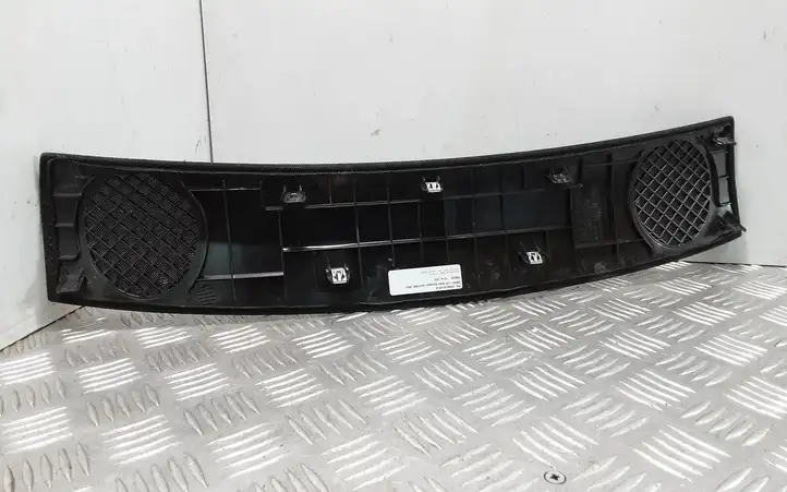 Tesla Model S (2016 - 2021) 100923300H Решетка динамика задней полки — фото 5