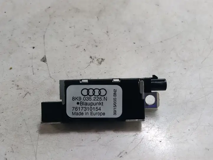 Audi A4 S4 B8 8K (2011 - 2015) 8K9035225N Усилитель антенны — фото 1