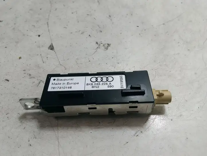 Audi A4 S4 B8 8K (2011 - 2015) 8K9035225A Усилитель антенны — фото 1