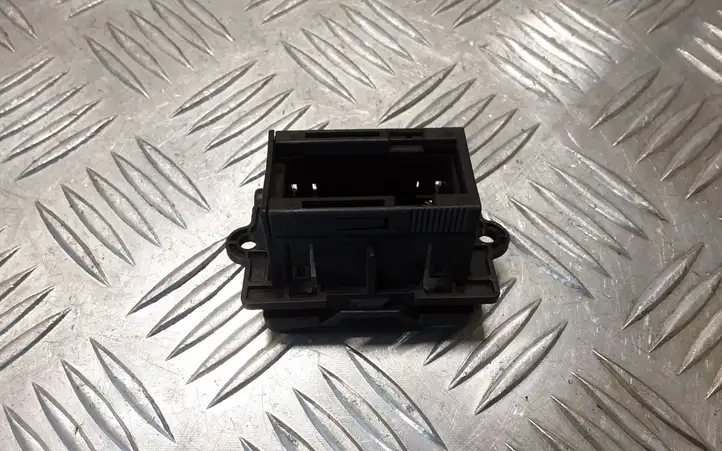 Mercedes-Benz ML W164 (2005 - 2011) 2025402373 Прочие детали салона — фото 3