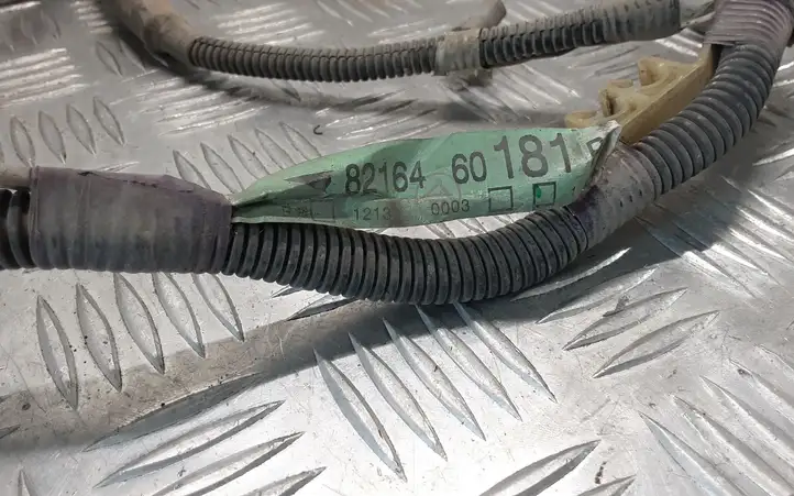 Toyota Land Cruiser (HDJ90) (1996 - 2002) 8216460181 Прочая электропроводка — фото 5