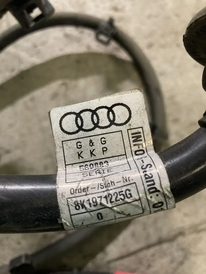 Audi A4 S4 B8 8K (2007 - 2011) 8K1971225G Плюсовой провод аккумулятора — фото 4