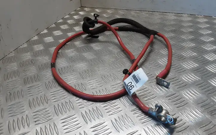 Mercedes-Benz ML W164 (2005 - 2011) A1645402830 Плюсовой провод аккумулятора — фото 2