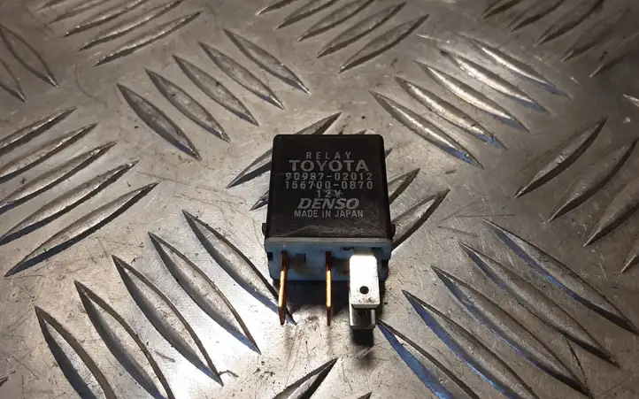 Toyota Land Cruiser (HDJ90) (1996 - 2002) 9098702012 Другое реле — фото 1