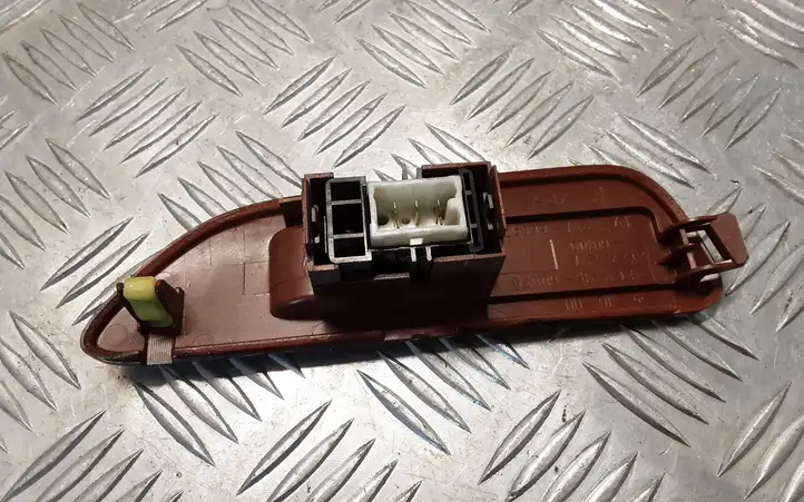 Toyota Land Cruiser (HDJ90) (1996 - 2002) 7421560070 Блок кнопок стеклоподъемников — фото 4