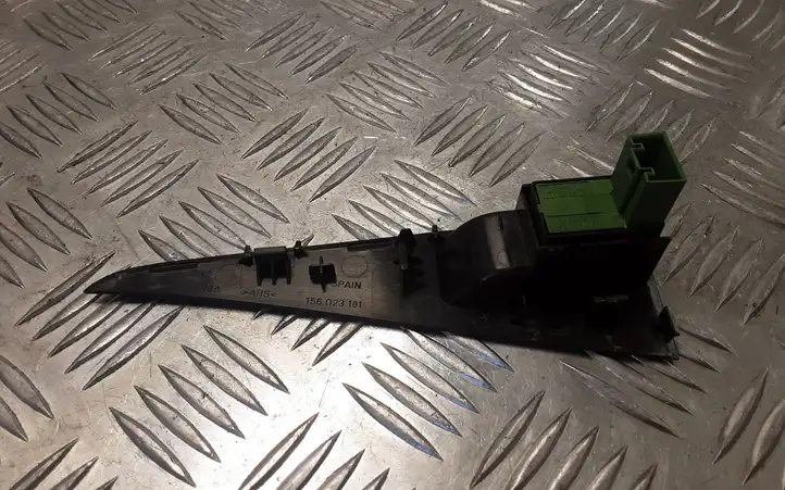 Seat Leon (1P) (2005 - 2012) 1P0867228A Кнопка стеклоподъемников — фото 3