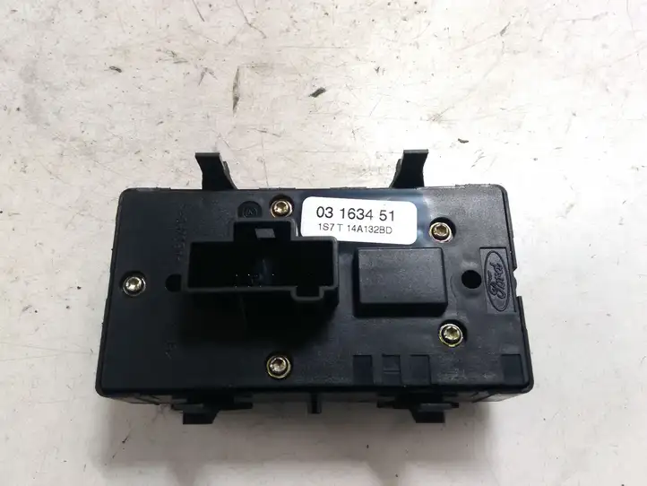 Ford Mondeo Mk III (2000 - 2007) 1S7T14A132BD Блок кнопок стеклоподъемников — фото 3