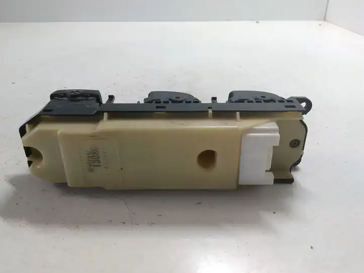Toyota Corolla Verso E121 (2001 - 2004) 8404013080 Кнопка стеклоподъемников — фото 2