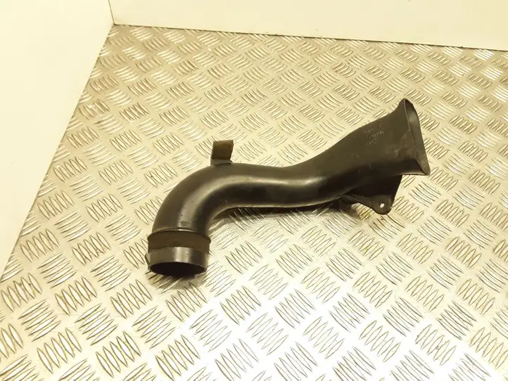 Toyota Corolla Verso E121 (2004 - 2007) 177510D130 Детали воздухозаборника — фото 1