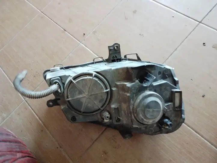 Volkswagen Polo (2005 - 2009) Передняя фара — фото 3